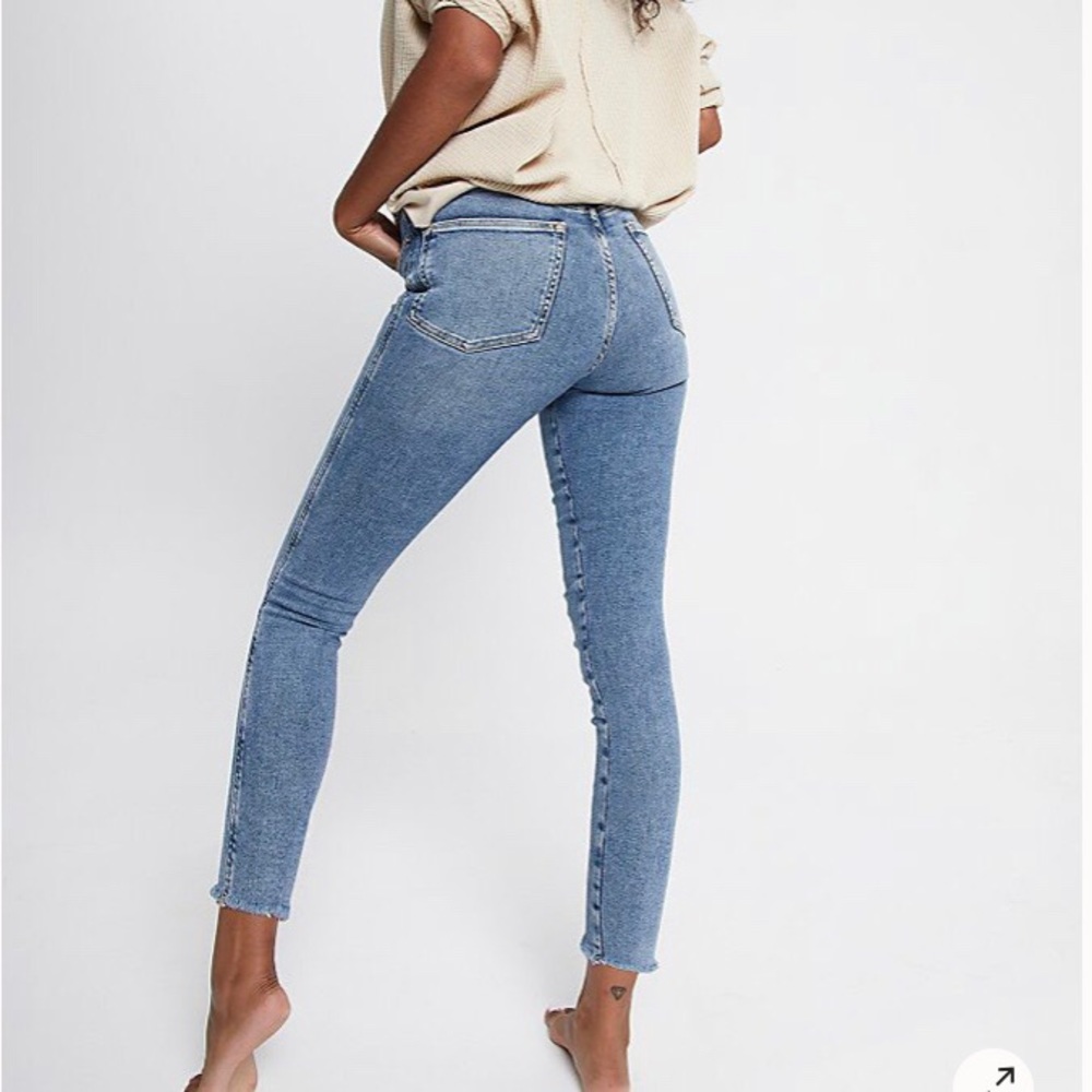 😍 Free People Raw Hem Ripped Knees Jeans size 27